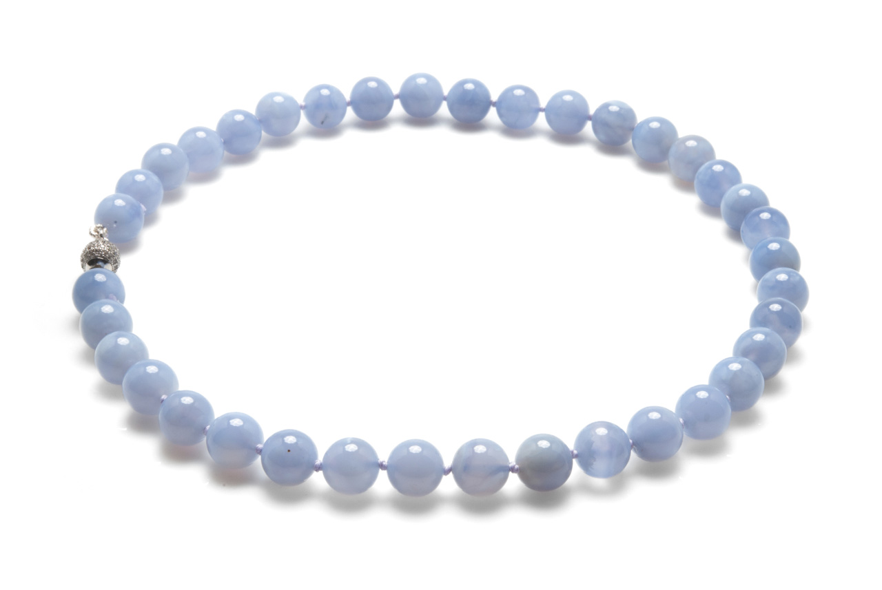 Collana girocollo in Calcedonio lilla e chiusura in argento 925 con gemme di zirconia cubica