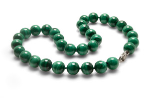 Collana in Malachite naturale e chiusura in argento 925 con gemme di zirconia cubica