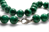 Collana in Malachite naturale e chiusura in argento 925 con gemme di zirconia cubica